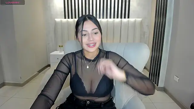 Snapshot of AmbarJames_ chatting on 06/09/26, 06:31 AmbarJames online show from 06/09/26, 06:31