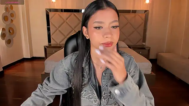 SophieHouston  online show from 04/22/26, 03:35