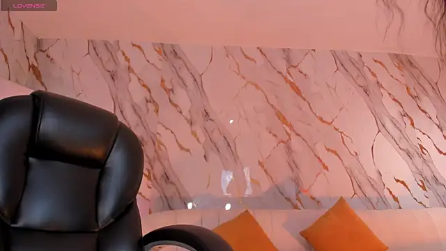 SophieHouston  online show from 05/28/26, 04:09