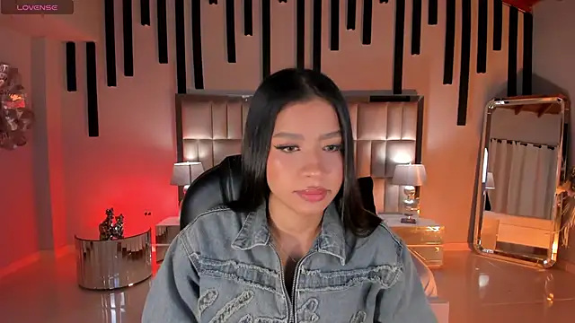 SophieHouston  online show from 04/13/26, 04:38