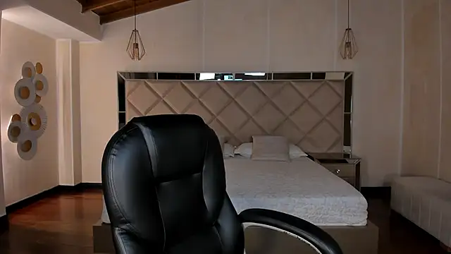 SophieHouston  online show from 04/24/26, 03:08