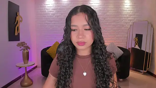 SophieHouston  online show from 12/18/25, 03:44