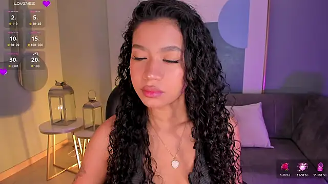 Snapshot of SophieHouston_ chatting on 09/26/25, 03:02 SophieHouston online show from 09/26/25, 03:02