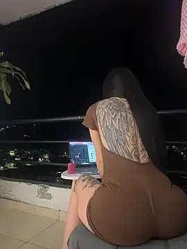 MilaLawrence online show from 10/22/25, 11:25