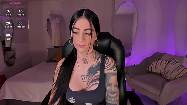 MilaLawrence online show from 12/05/25, 02:37