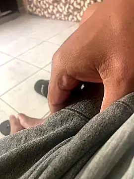 Snapshot of PIROCAGG21 chatting on 11/10/25, 10:20 PIROCAGG21 online show from 11/10/25, 10:20