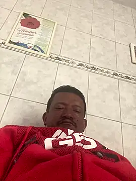 Snapshot of PIROCAGG21 chatting on 10/09/25, 12:06 PIROCAGG21 online show from 10/09/25, 12:06