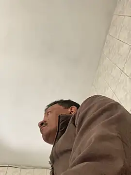 Snapshot of PIROCAGG21 chatting on 10/10/25, 10:27 PIROCAGG21 online show from 10/10/25, 10:27