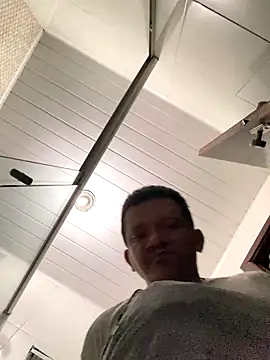 Snapshot of PIROCAGG21 chatting on 10/13/25, 09:27 PIROCAGG21 online show from 10/13/25, 09:27