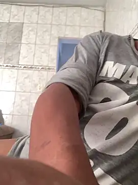 Snapshot of PIROCAGG21 chatting on 11/19/25, 12:16 PIROCAGG21 online show from 11/19/25, 12:16