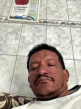 Snapshot of PIROCAGG21 chatting on 09/29/25, 01:17 PIROCAGG21 online show from 09/29/25, 01:17