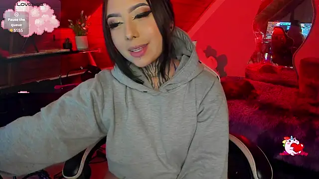 Snapshot of _Morrigan_ chatting on 12/02/25, 10:17 Morrigan online show from 12/02/25, 10:17