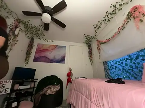 moan4mona online show from 04/18/26, 01:52