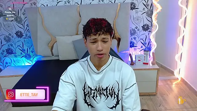 Ette tay online show from 09/29/25, 03:24