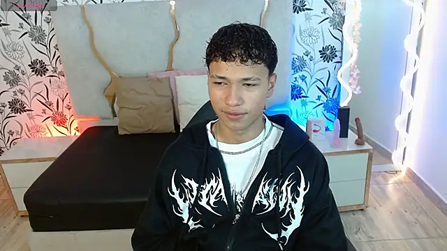 Ette tay online show from 11/08/25, 03:21