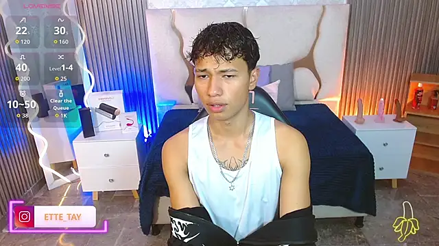 Ette tay online show from 11/17/25, 03:43