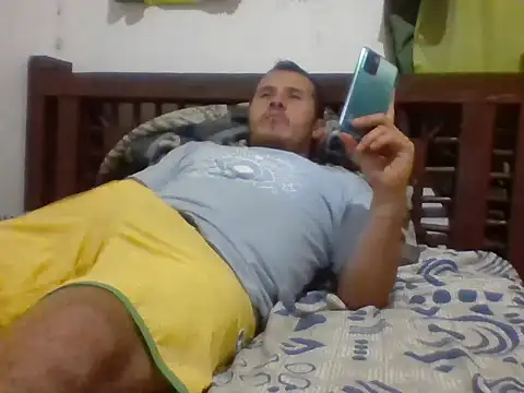 santiii   12 online show from 01/17/26, 01:53