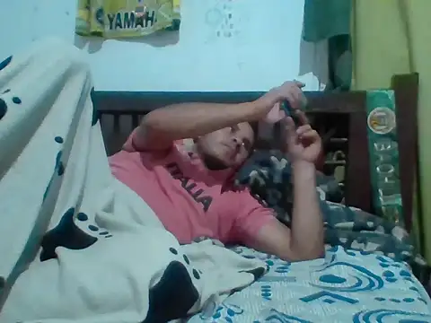 santiii   12 online show from 01/12/26, 07:48