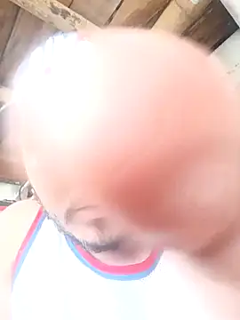 Snapshot of santiii___12 chatting on 10/22/25, 07:13 santiii   12 online show from 10/22/25, 07:13