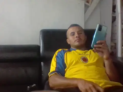 santiii   12 online show from 03/21/26, 02:02