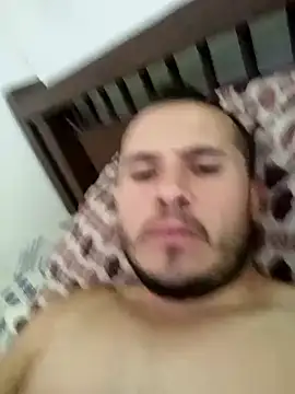 santiii   12 online show from 12/18/25, 05:06