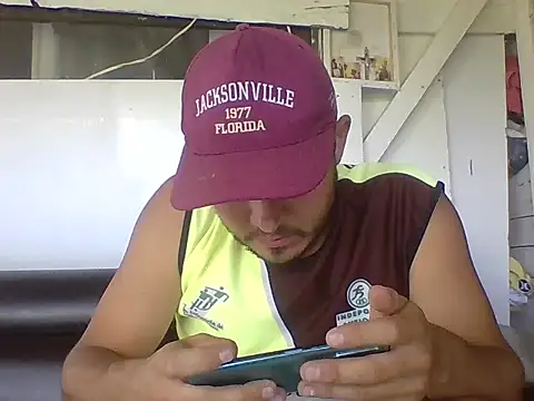 santiii   12 online show from 04/11/26, 05:27