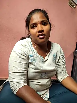 Snapshot of Priyathegirl chatting on 09/10/25, 10:25 Priyathegirl online show from 09/10/25, 10:25