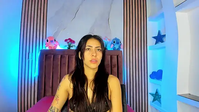 Snapshot of ValkaGrecco chatting on 11/30/25, 01:01 ValkaGrecco online show from 11/30/25, 01:01