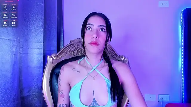 Snapshot of ValkaGrecco chatting on 10/18/25, 11:23 ValkaGrecco online show from 10/18/25, 11:23