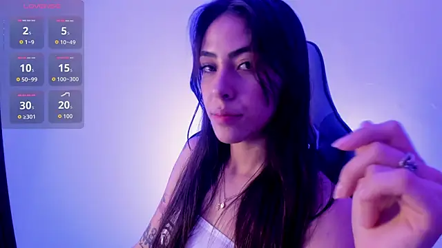 Snapshot of ValkaGrecco chatting on 11/15/25, 03:10 ValkaGrecco online show from 11/15/25, 03:10