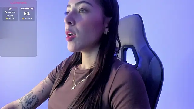 Snapshot of ValkaGrecco chatting on 11/21/25, 03:05 ValkaGrecco online show from 11/21/25, 03:05