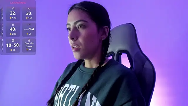 Snapshot of ValkaGrecco chatting on 11/18/25, 02:49 ValkaGrecco online show from 11/18/25, 02:49