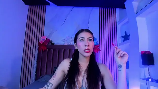 Snapshot of ValkaGrecco chatting on 12/18/25, 03:00 ValkaGrecco online show from 12/18/25, 03:00