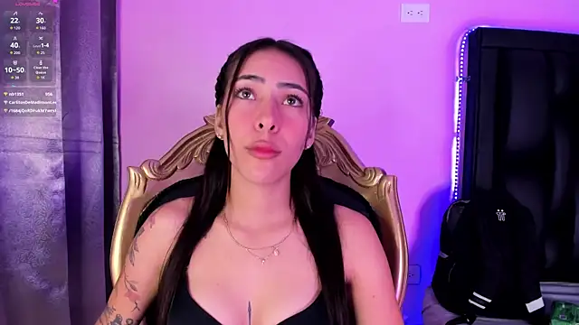 Snapshot of ValkaGrecco chatting on 10/25/25, 02:55 ValkaGrecco online show from 10/25/25, 02:55