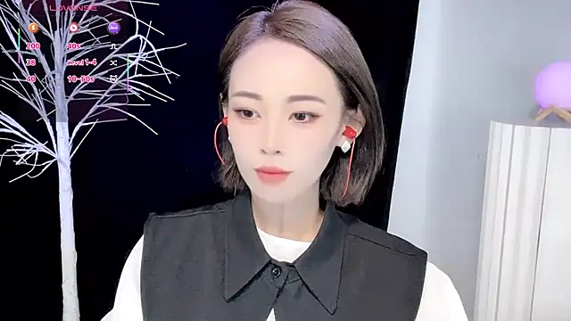 Snapshot of xiaoyue8888 chatting on 09/23/25, 02:40 xiaoyue8888 online show from 09/23/25, 02:40
