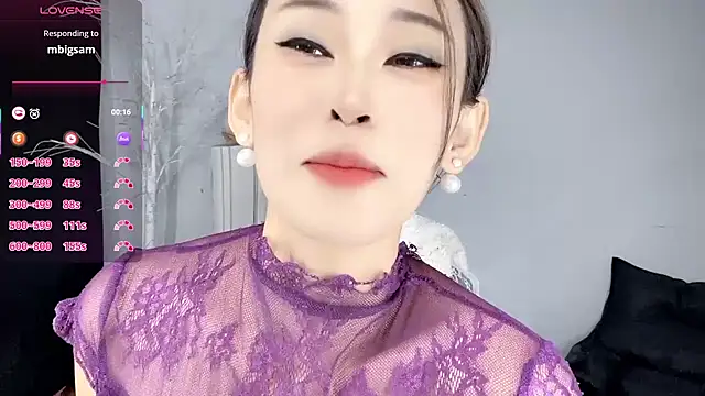 xiaoyue8888 online show from 11/28/25, 03:07