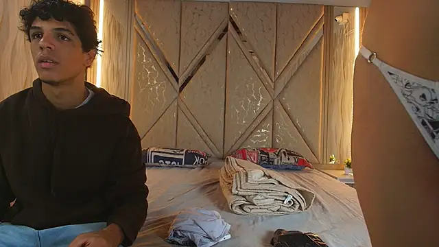 Hotcouple 222 online show from 03/23/26, 07:25