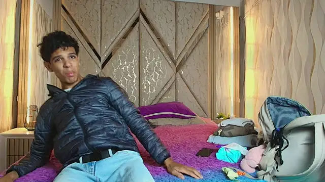 Hotcouple 222 online show from 02/04/26, 07:25