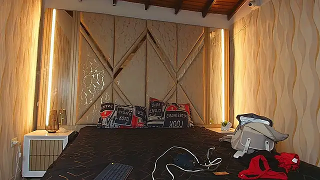 Hotcouple 222 online show from 03/31/26, 07:21