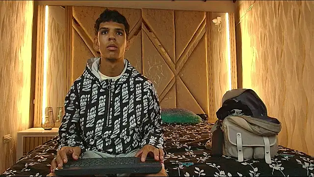 Hotcouple 222 online show from 12/22/25, 07:30