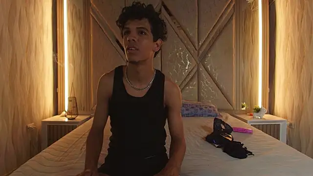 Hotcouple 222 online show from 03/20/26, 07:42