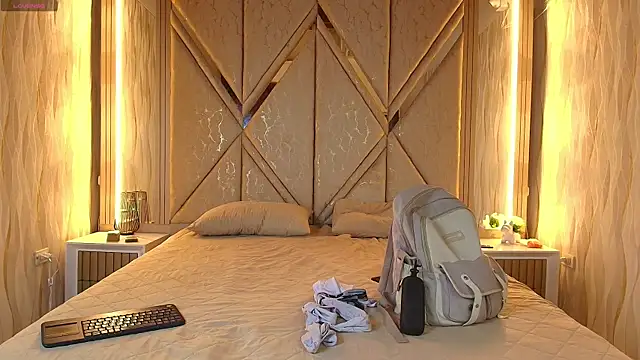 Snapshot of Hotcouple_222 chatting on 11/28/25, 07:30 Hotcouple 222 online show from 11/28/25, 07:30