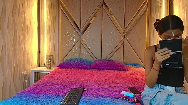 Snapshot of Hotcouple_222 chatting on 11/30/25, 07:31 Hotcouple 222 online show from 11/30/25, 07:31