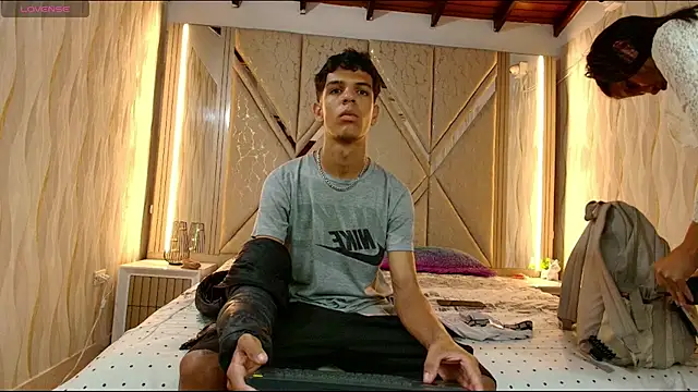 Hotcouple 222 online show from 12/20/25, 07:22