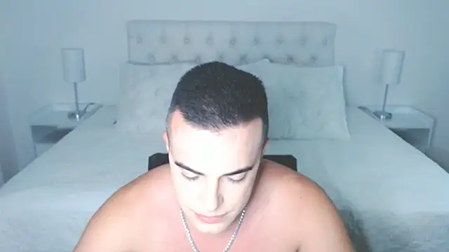 Snapshot of mr_hunterx chatting on 09/27/25, 01:23 mr hunterx online show from 09/27/25, 01:23