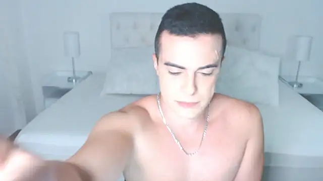 Snapshot of mr_hunterx chatting on 10/11/25, 01:06 mr hunterx online show from 10/11/25, 01:06