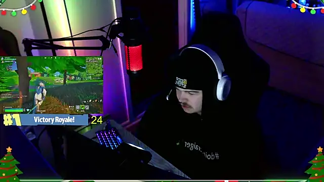 Snapshot of Bigboyballen chatting on 12/15/25, 12:16 Bigboyballen online show from 12/15/25, 12:16