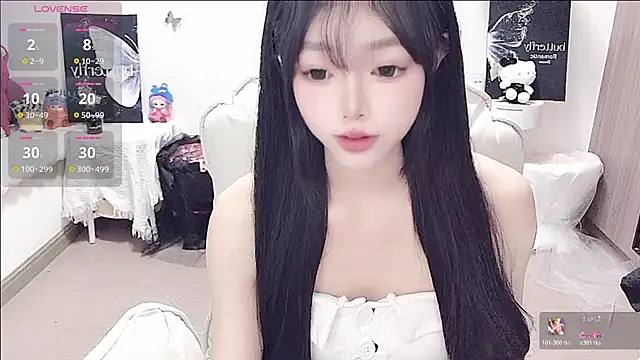 Snapshot of -EEBABY chatting on 06/03/26, 01:12 -EEBABY online show from 06/03/26, 01:12