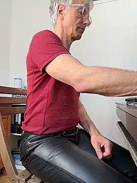 SexyLeon8 online show from 04/08/26, 08:49