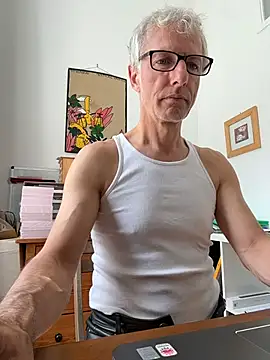 SexyLeon8 online show from 07/08/26, 12:39